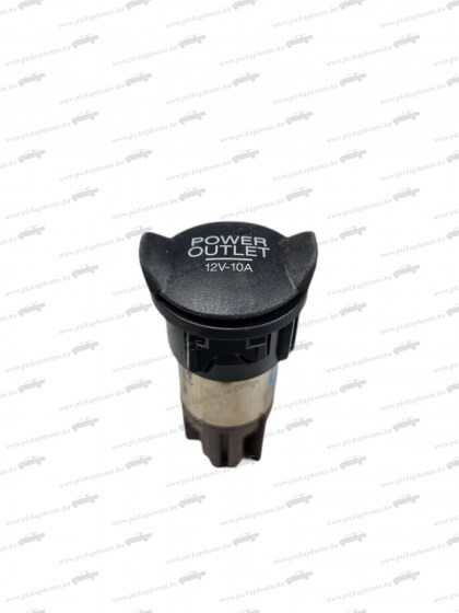 TKE szivargyújtó foglalat